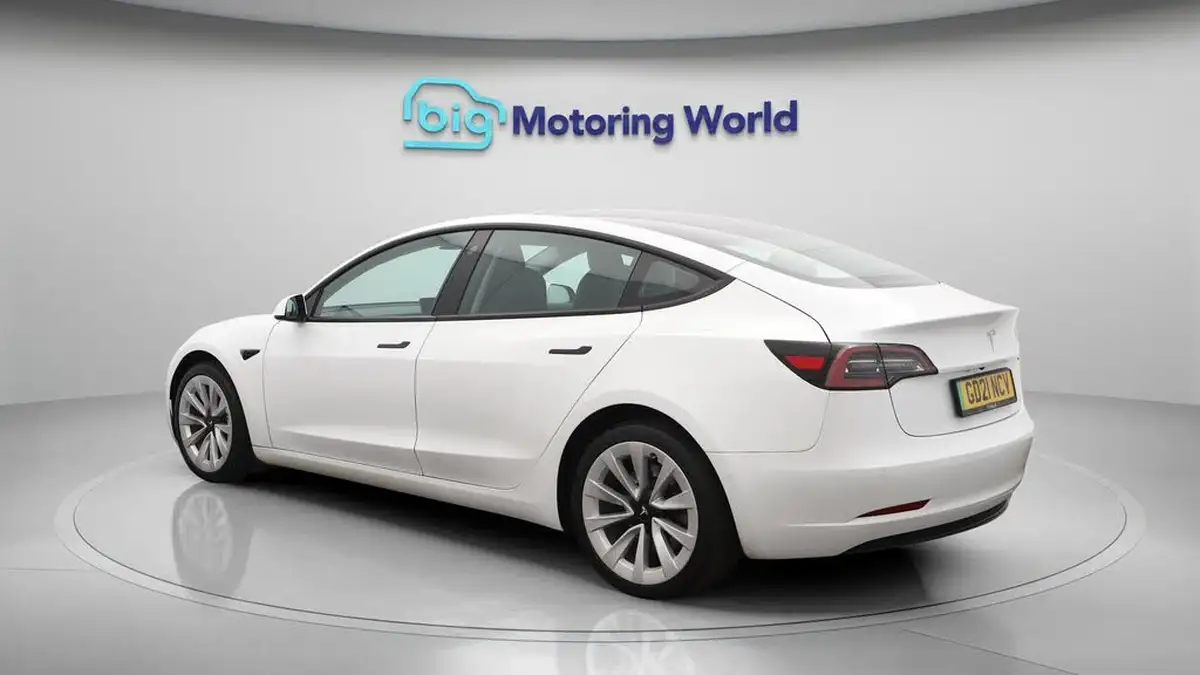 2021-tesla-model-3-e-standard-plus-big-5