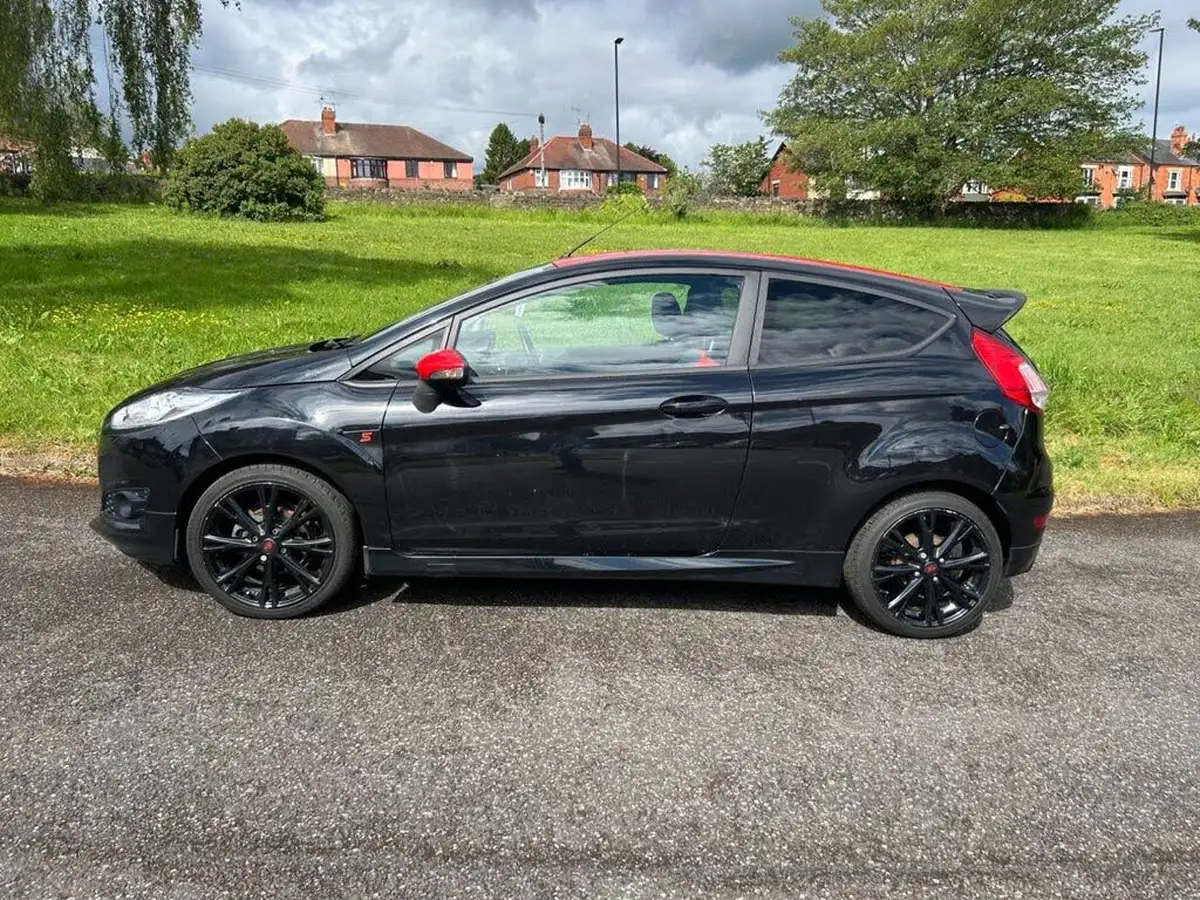 2016-ford-fiesta-10t-zetec-s-black-edition-big-7