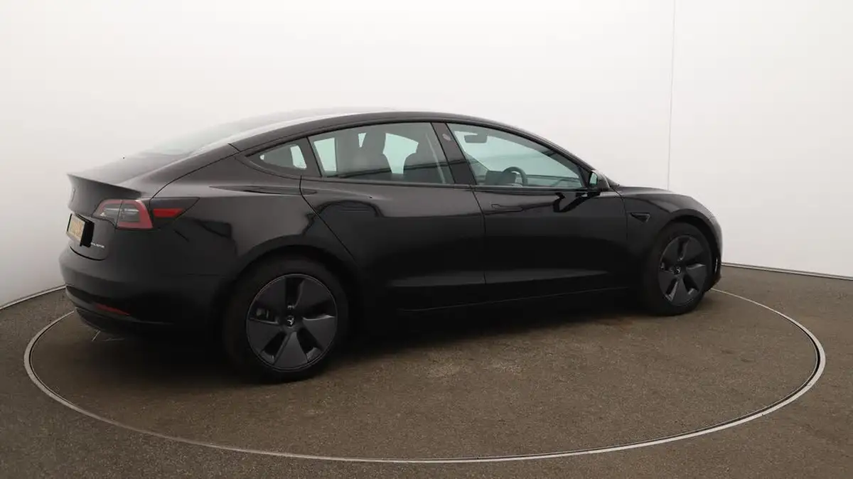2022-tesla-model-3-e-long-range-big-43