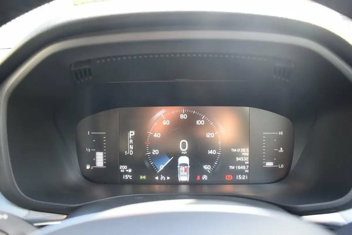 2017-volvo-xc60-20td-d4-momentum-geartronic-big-19