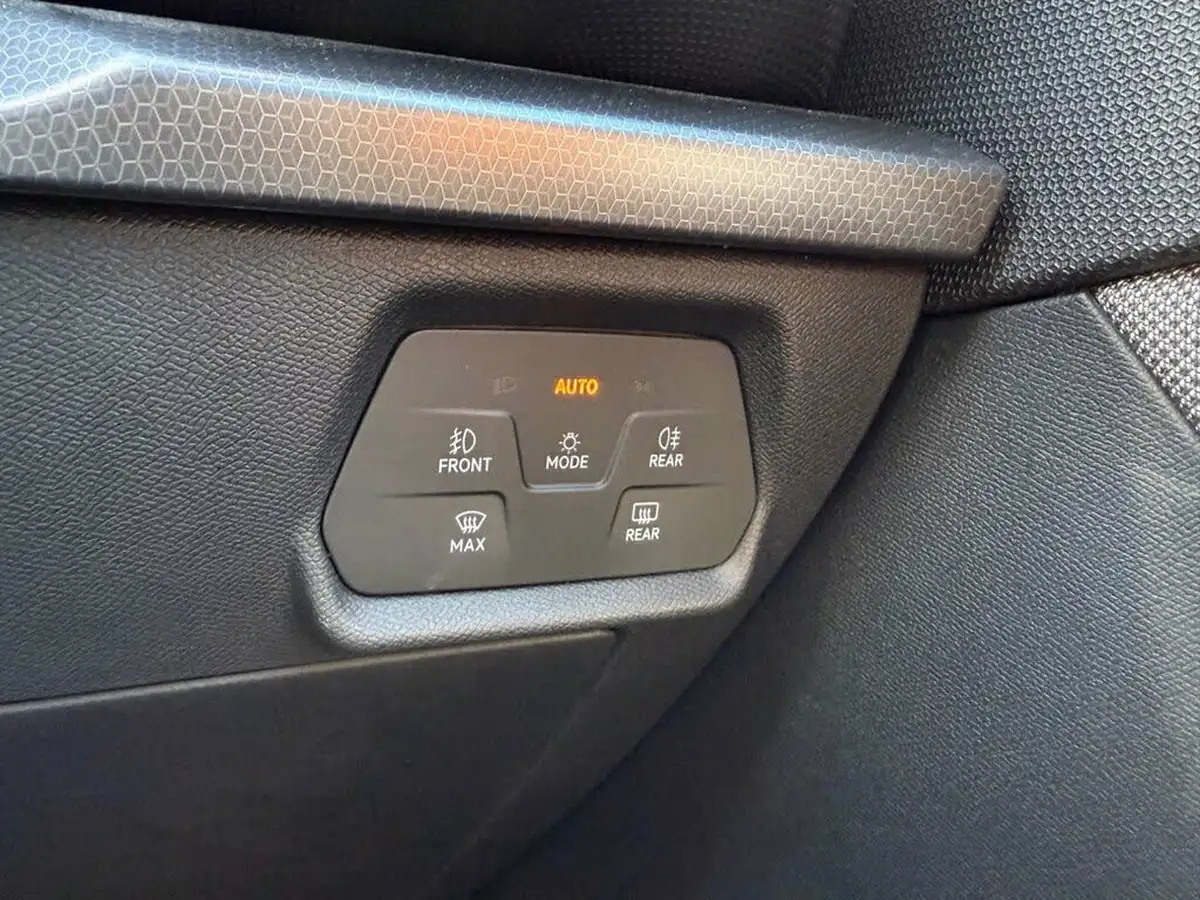 2022-seat-leon-10-tsi-evo-se-dynamic-hatchback-big-15