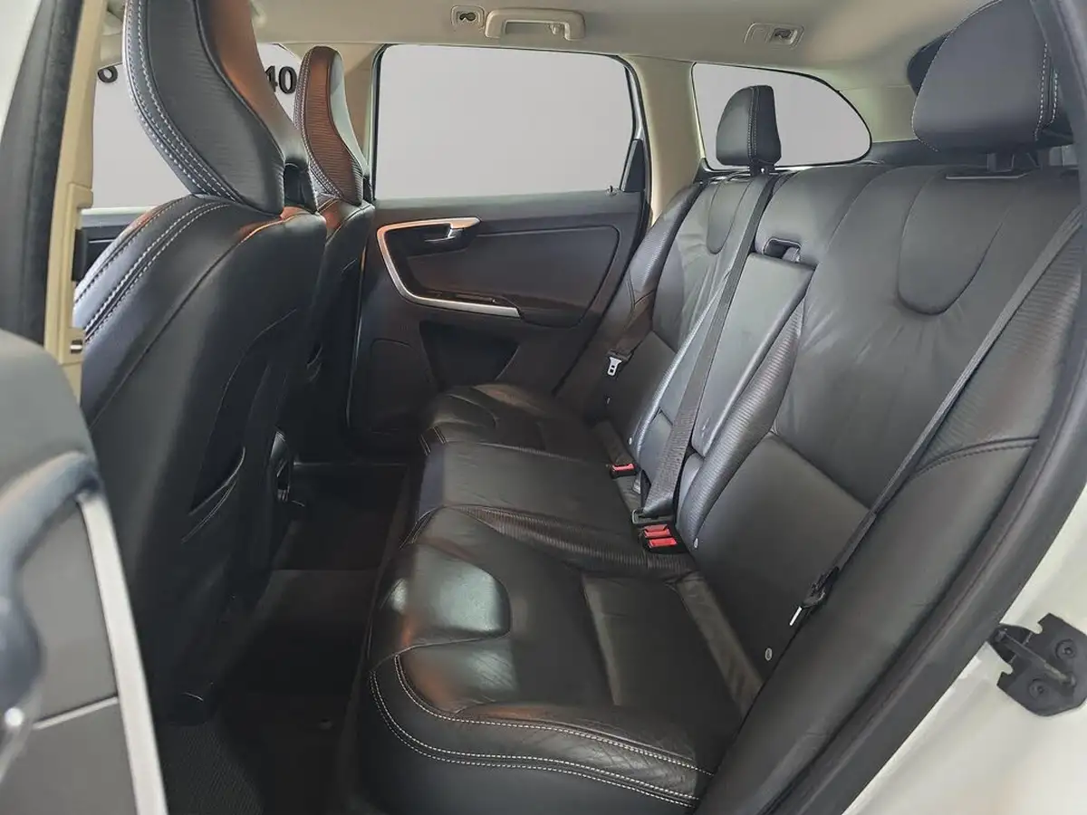 2011-volvo-xc60-20td-d3-r-design-premium-163bhp-big-13