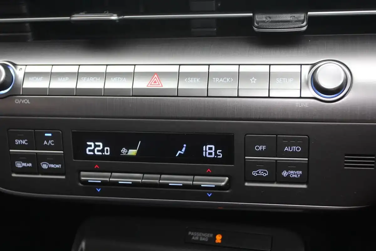 2024-hyundai-kona-16-gdi-ultimate-141ps-dct-big-32