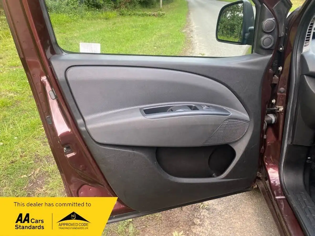 2013-fiat-doblo-16td-mylife-16-16v-multijet-105bhp-ss-1590cc-big-23