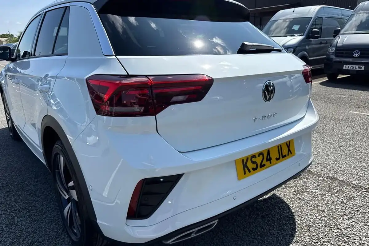 2024-volkswagen-t-roc-15-tsi-r-line-hatchback-5d-dsg-big-15