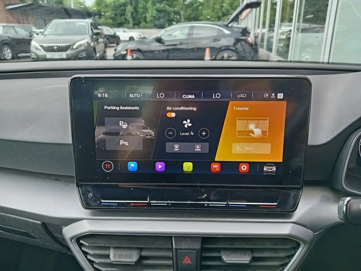 2021-seat-leon-15-etsi-fr-estate-big-3
