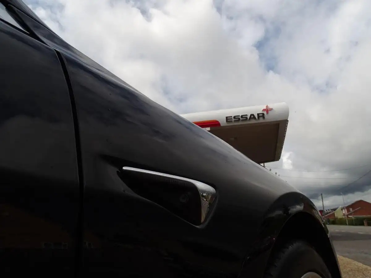 2020-tesla-model-3-e-long-range-big-23