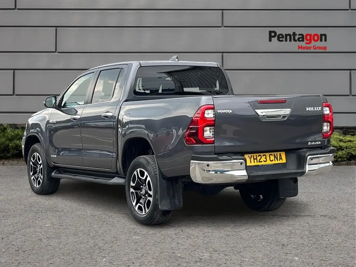 2023-toyota-hi-lux-28d-4d-invincible-2754cc-auto-big-1