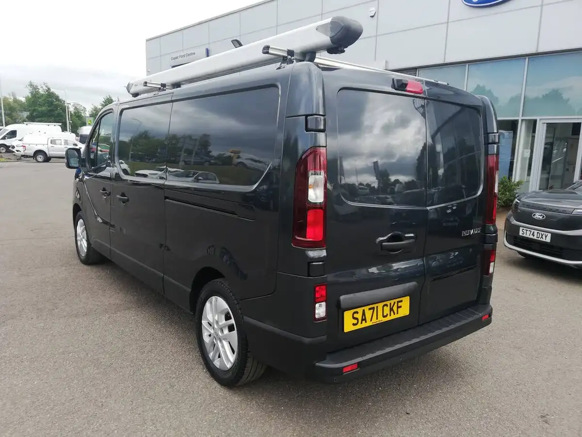 2021-renault-trafic-20dci-ll30-energy-145-sport-panel-big-4