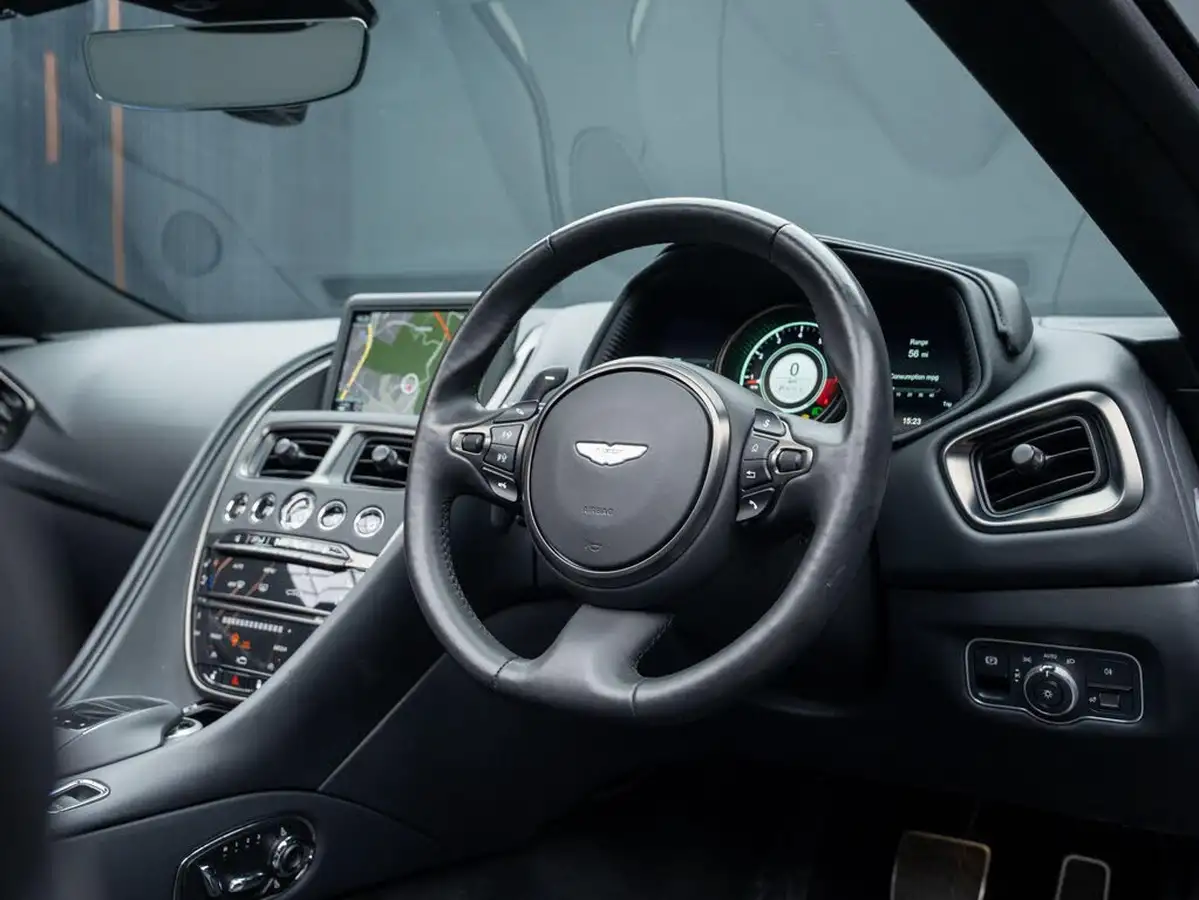 2022-aston-martin-db11-40-v8-volante-528bhp-ss-big-3
