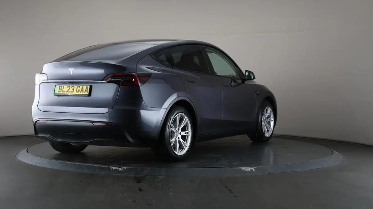 2023-tesla-model-y-e-rwd-big-68