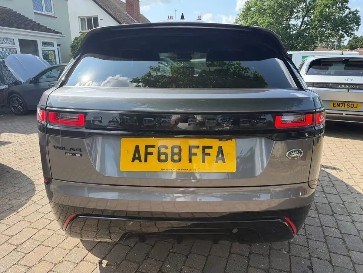 2018-land-rover-range-rover-velar-20-d240-r-dynamic-se-ss-big-3