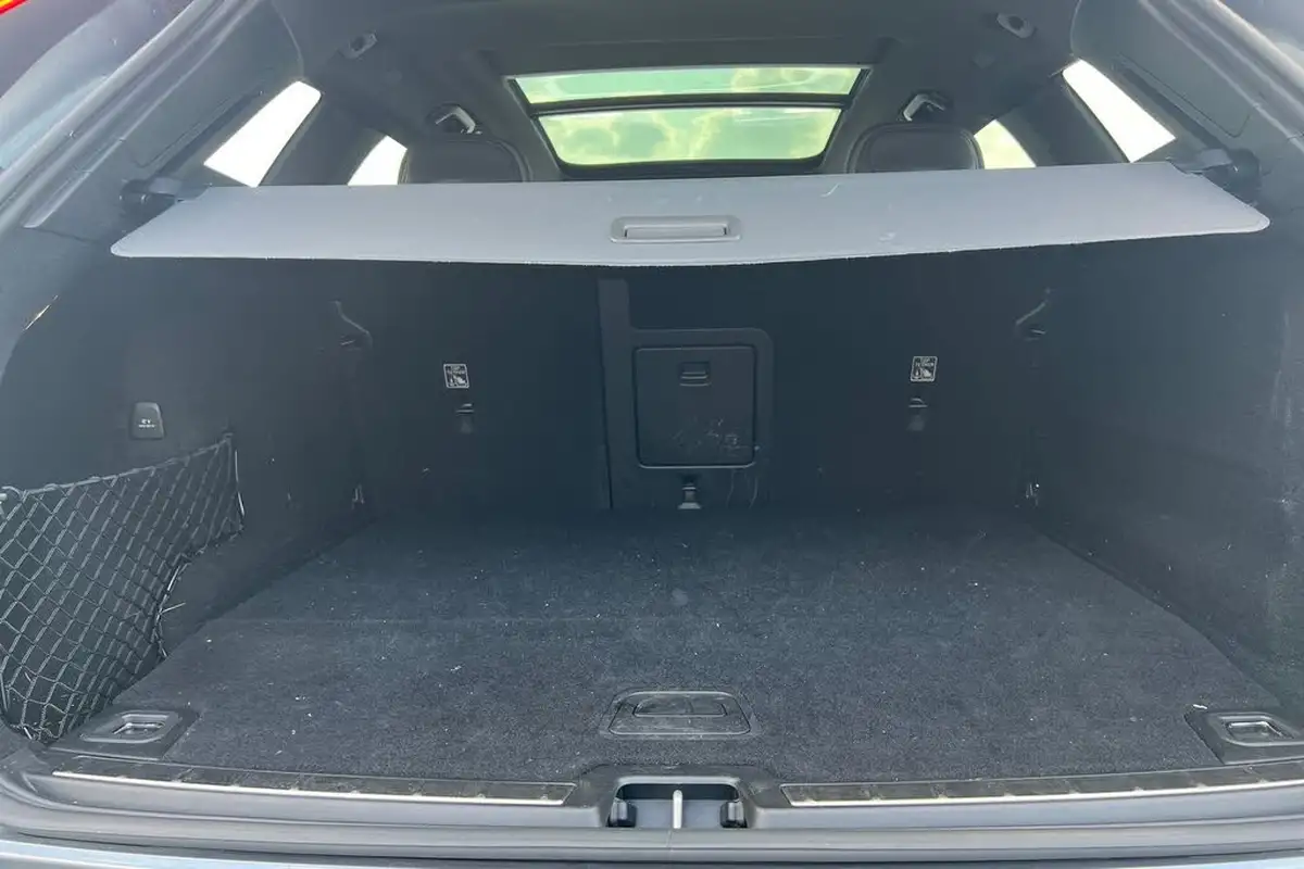 2021-volvo-xc60-20-t6-r-design-340bhp-big-7