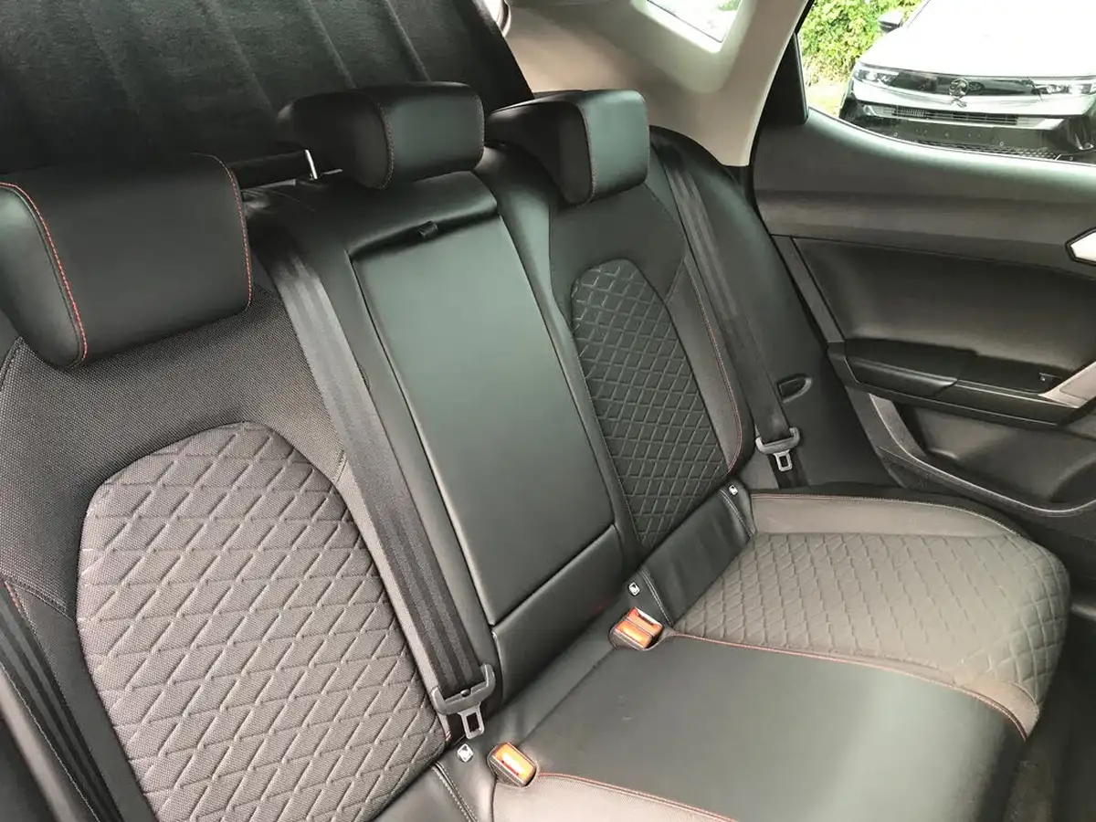 2022-seat-leon-10-tsi-evo-fr-hatchback-big-6