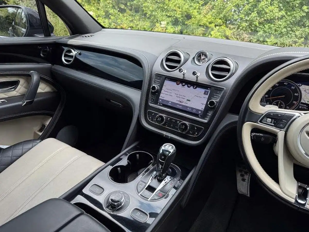 2018-bentley-bentayga-40-v8-big-5