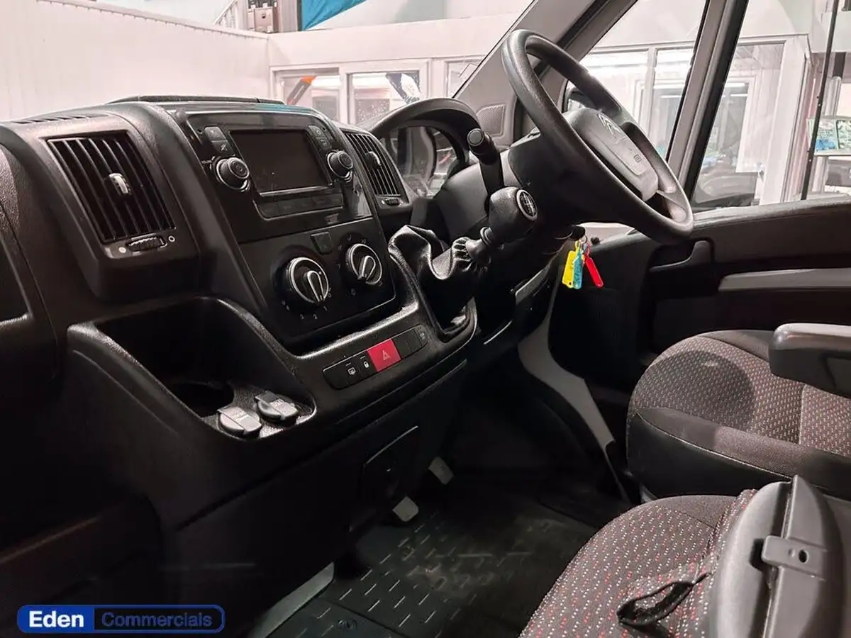 2022-citroen-relay-22bluehdi-35-l3h2-enterprise-panel-big-2