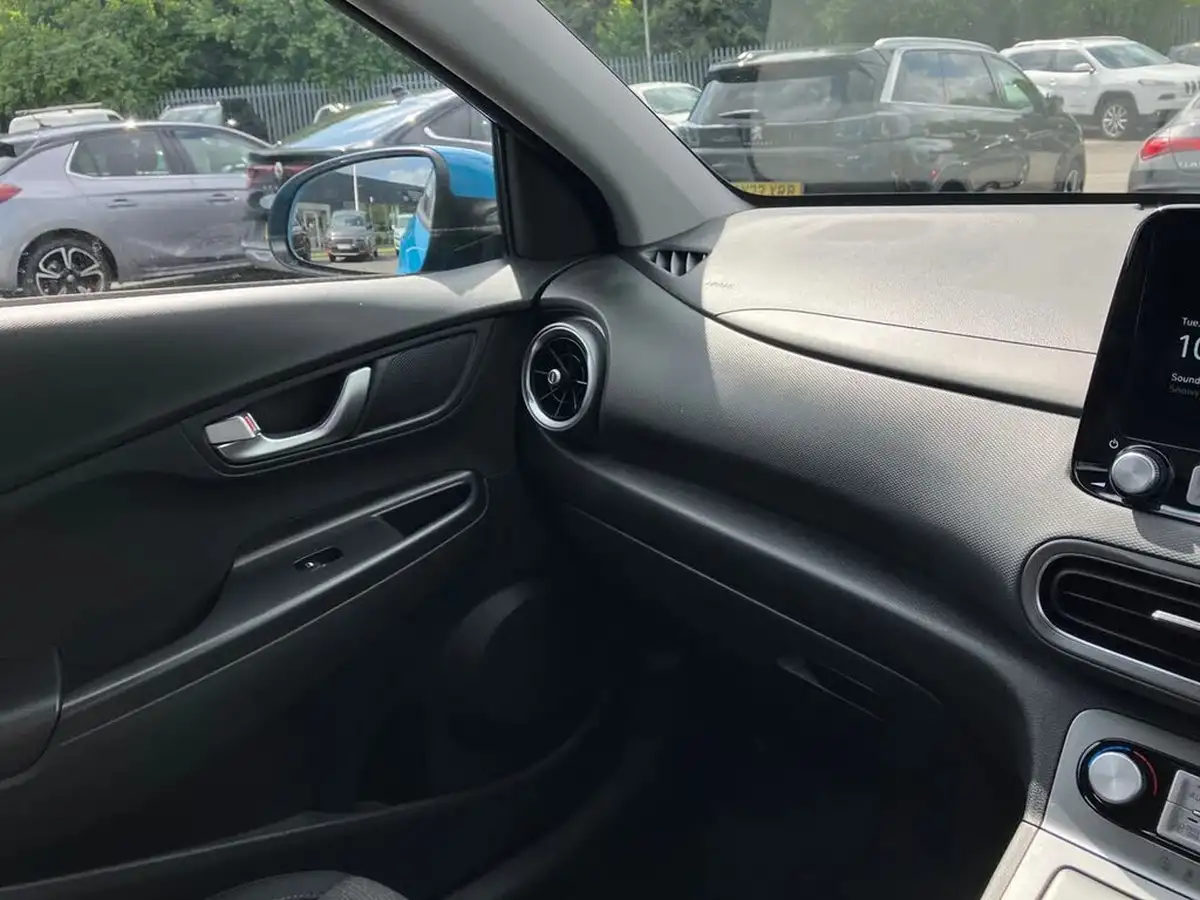 2023-hyundai-kona-e-se-connect-big-35