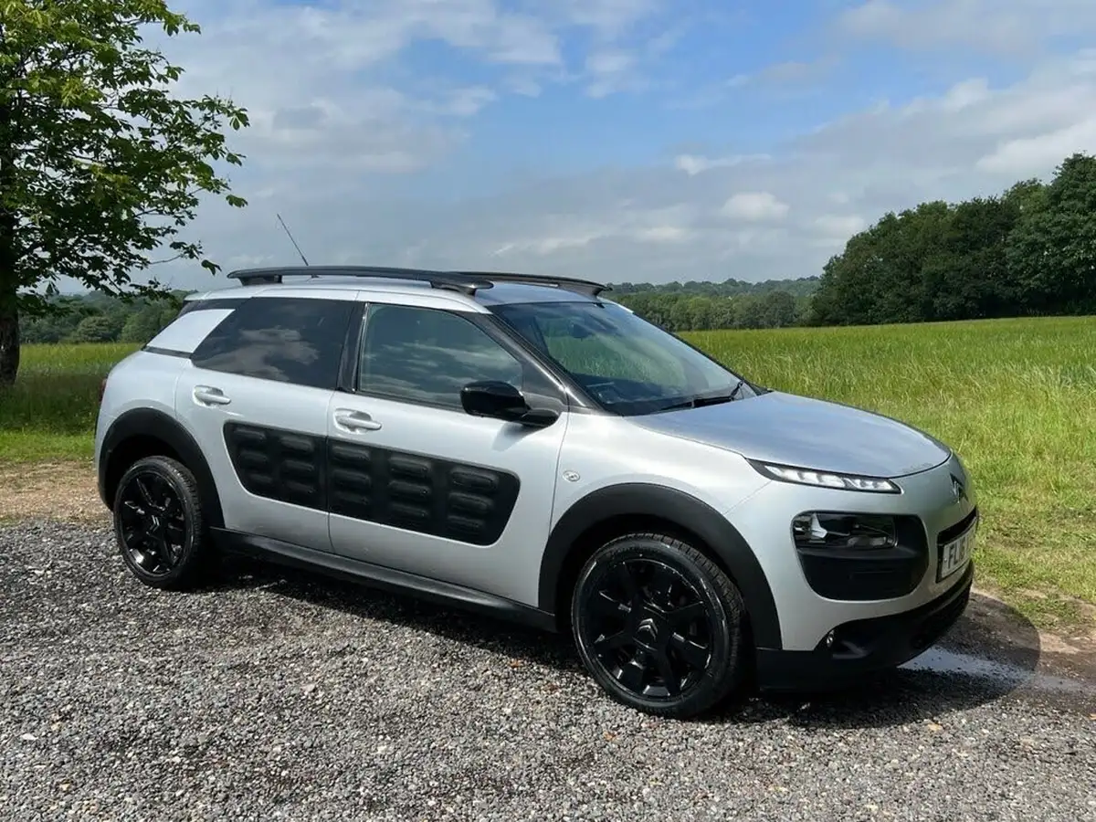 2016-citroen-c4-cactus-12-puretech-flair-110ps-ss-big-3