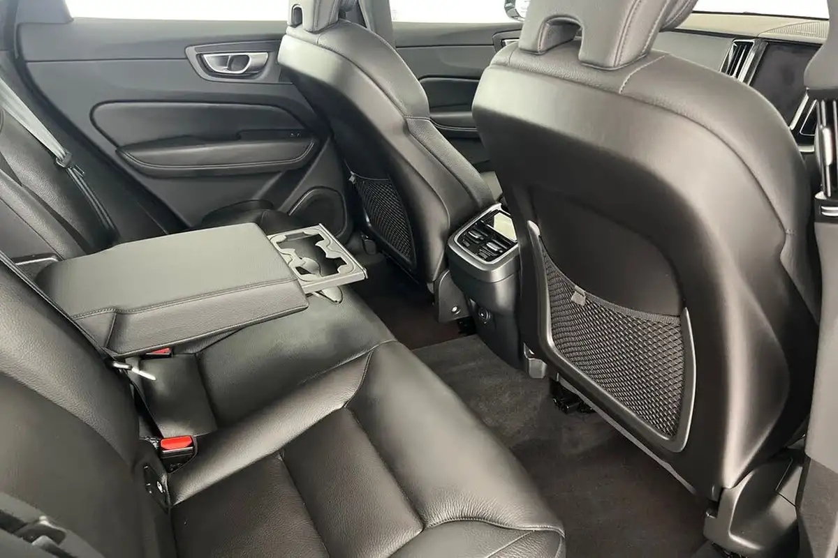 2023-volvo-xc60-20td-b4-plus-big-26