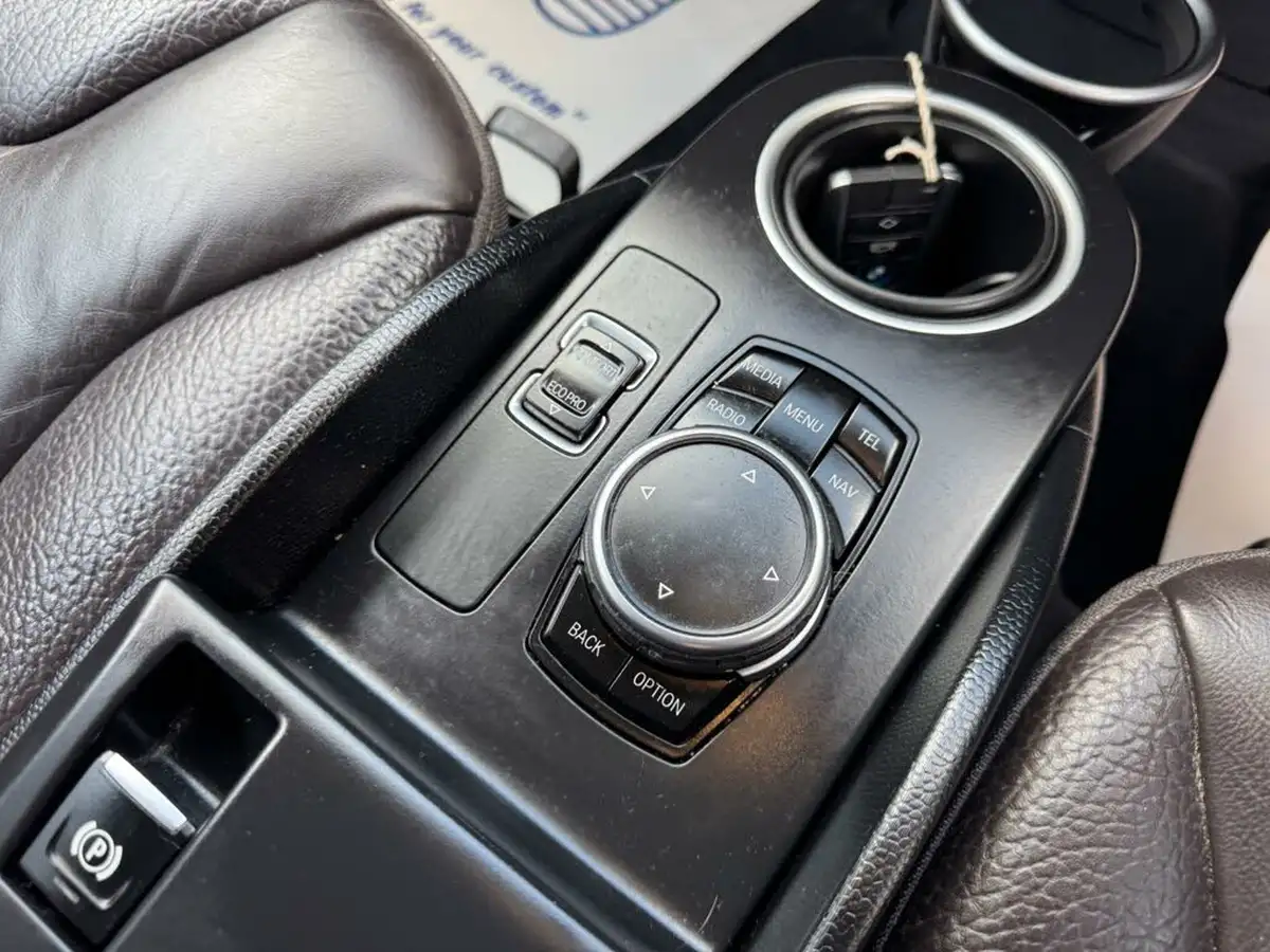 2015-bmw-i3-e-big-22