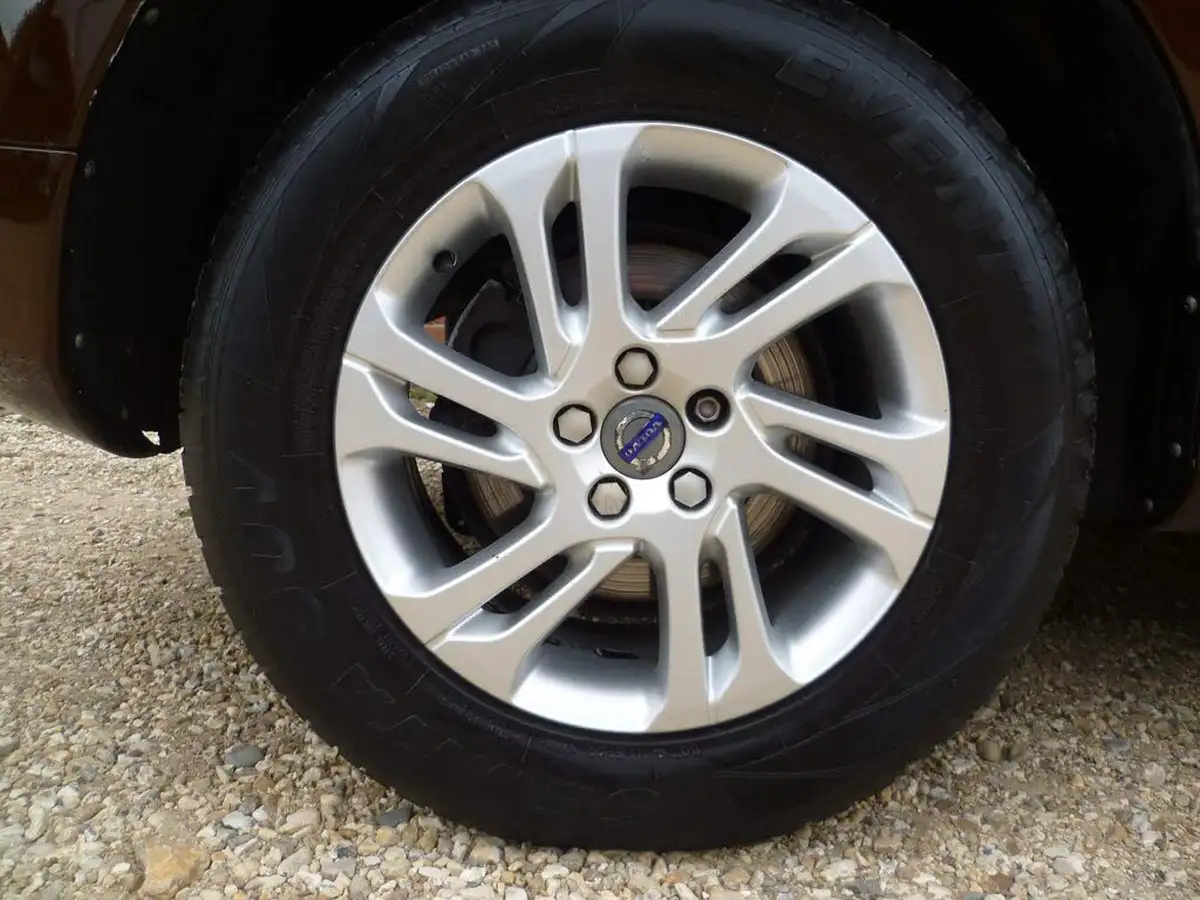 2016-volvo-xc60-20td-d4-se-nav-geartronic-big-48