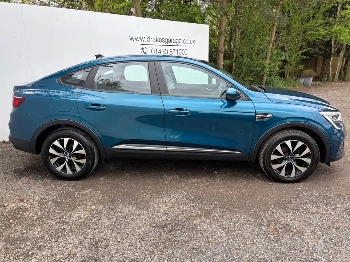 2021-renault-arkana-13-tce-iconic-big-3