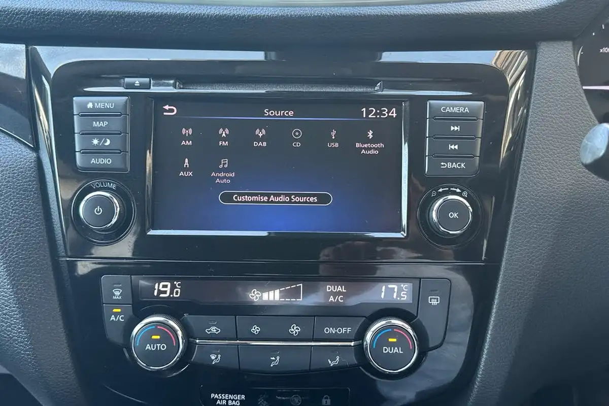 2019-nissan-qashqai-15dci-acenta-premium-heat-pack-big-44