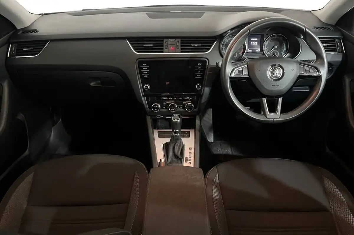 2019-skoda-octavia-16tdi-se-hatchback-dsg-big-9