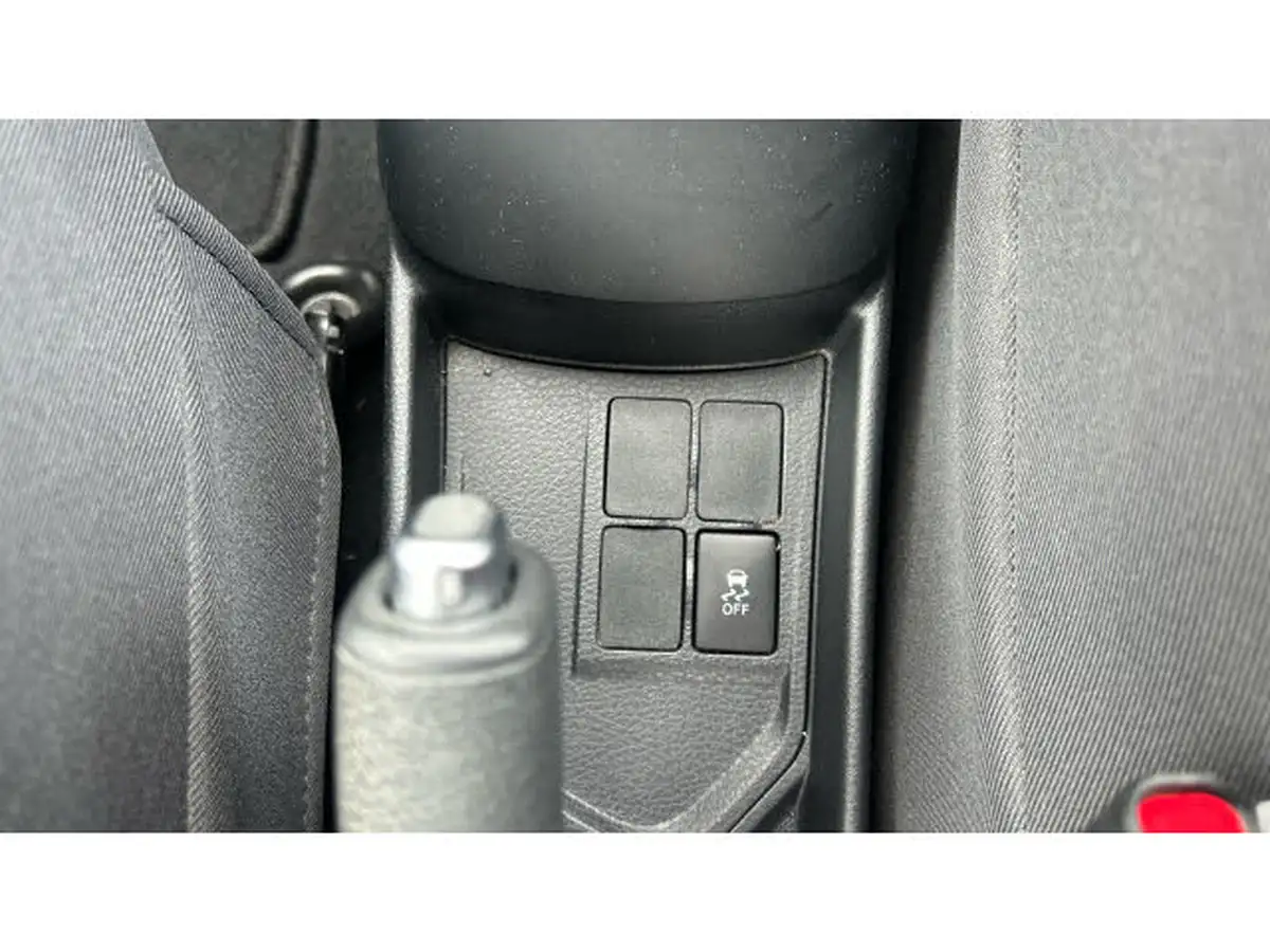 2019-toyota-yaris-15-vvt-i-icon-tech-111bhp-1496cc-big-27