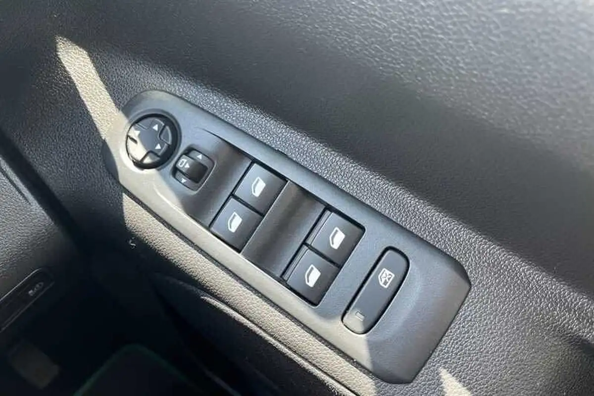 2022-vauxhall-combo-life-e-se-big-15