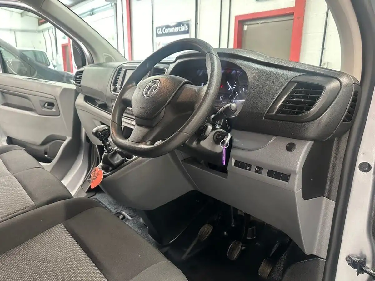 2022-vauxhall-vivaro-15td-2700-l1h1-sportive-100pseu6d-big-22