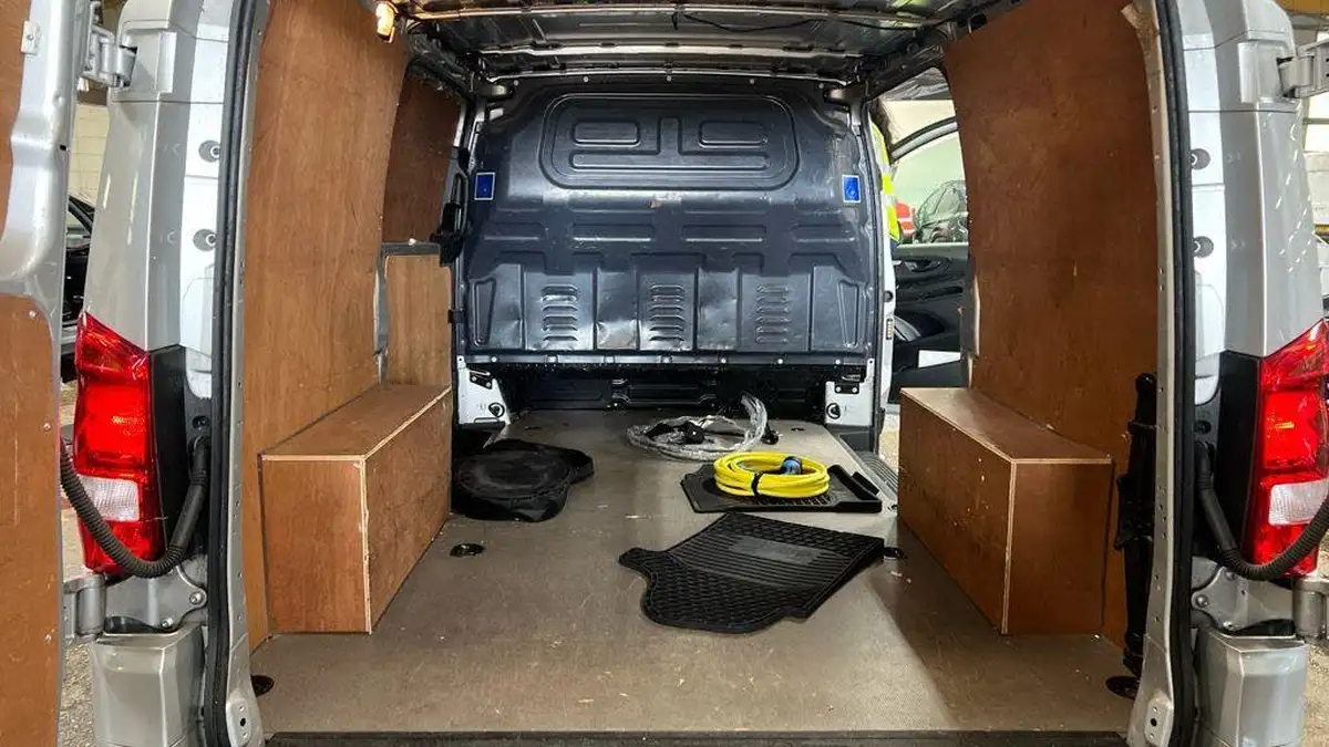 2021-mercedes-benz-vito-e-progressive-l2-big-7