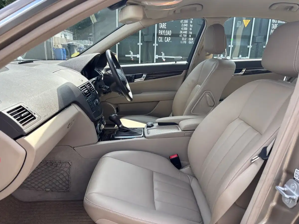 2008-mercedes-benz-c-class-35-c350-elegance-saloon-4d-big-6