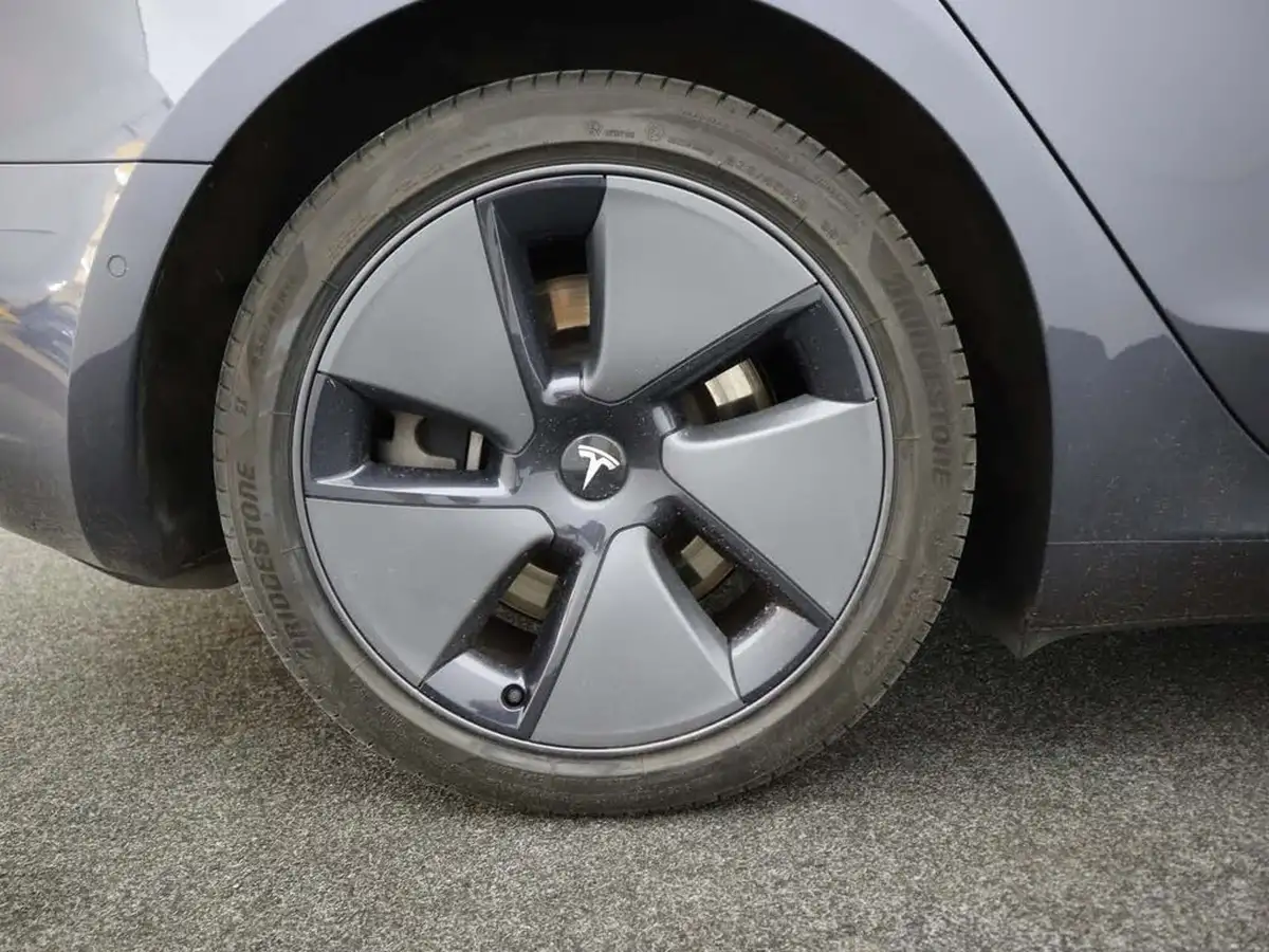 2021-tesla-model-3-e-long-range-4x4-big-6