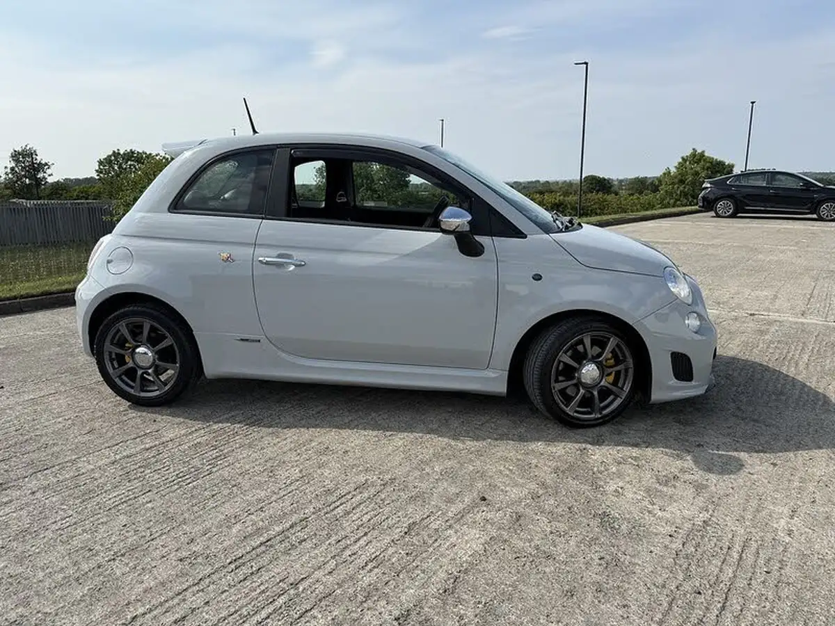 2015-abarth-500-14-big-2