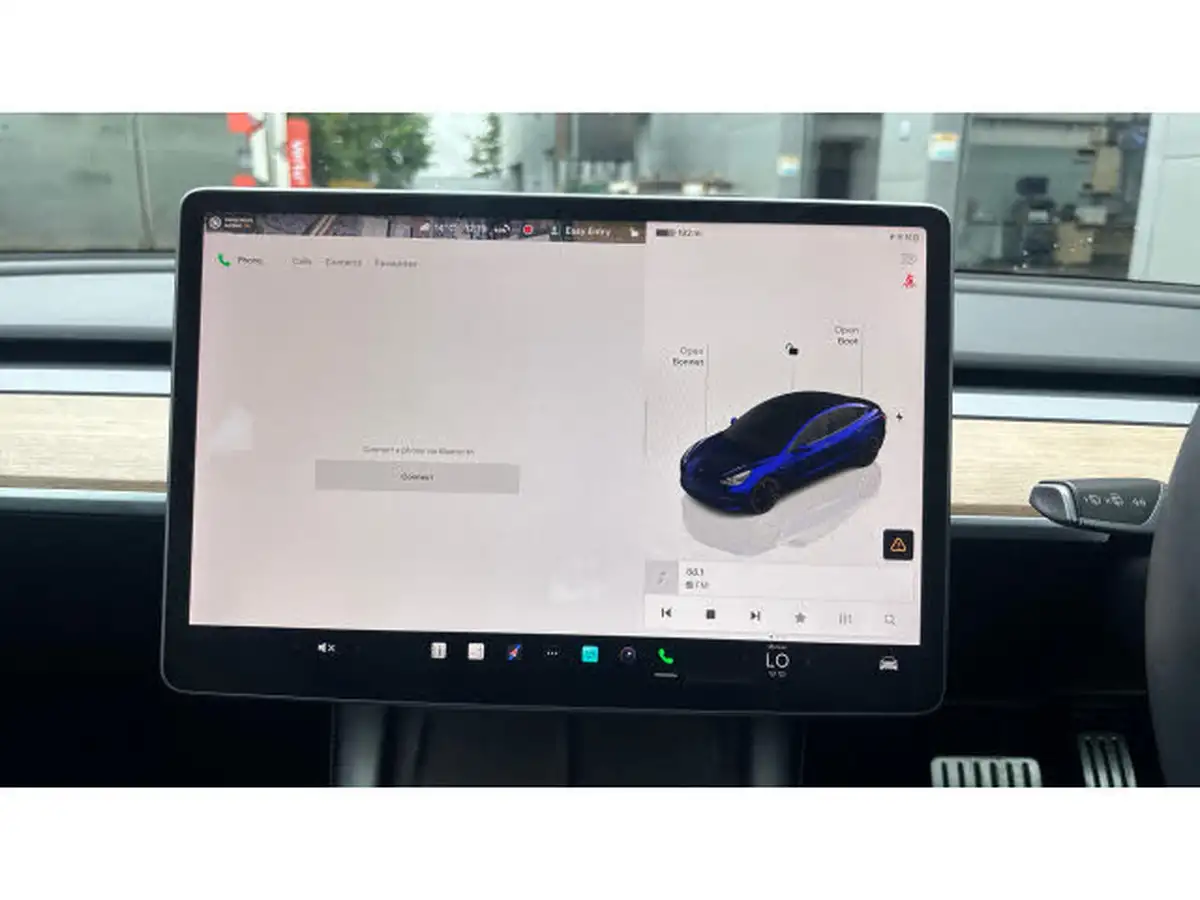 2022-tesla-model-3-e-performance-big-25