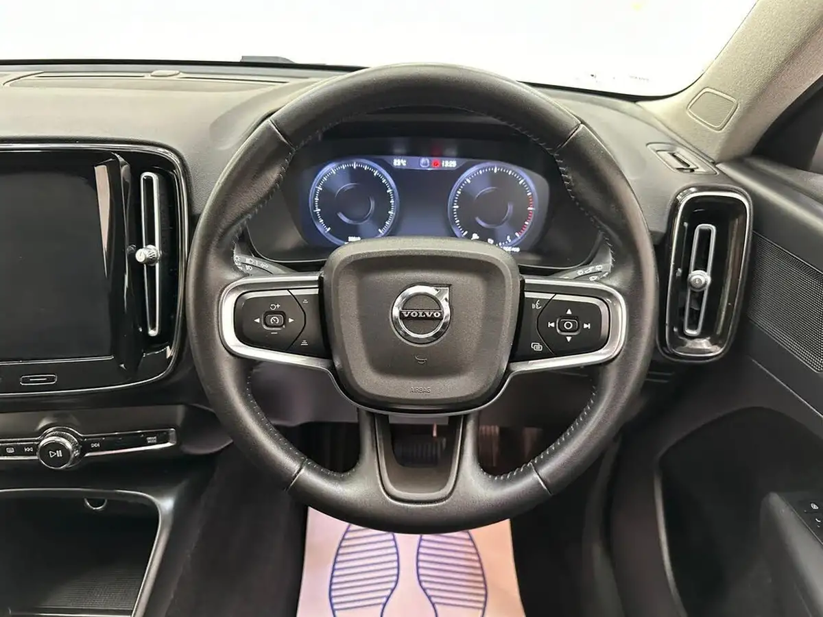 2020-volvo-xc40-20td-d3-momentum-geartronic-big-11