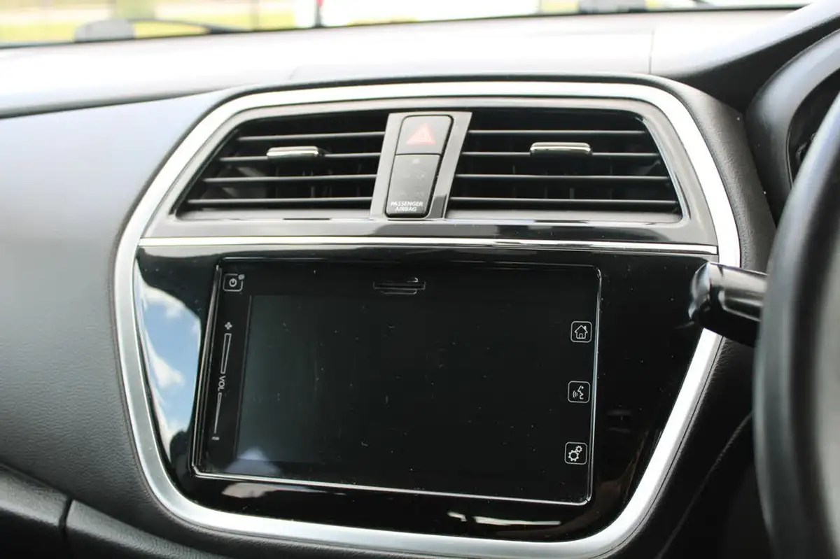 2016-suzuki-s-cross-10-boosterjet-sz-t-110ps-big-32