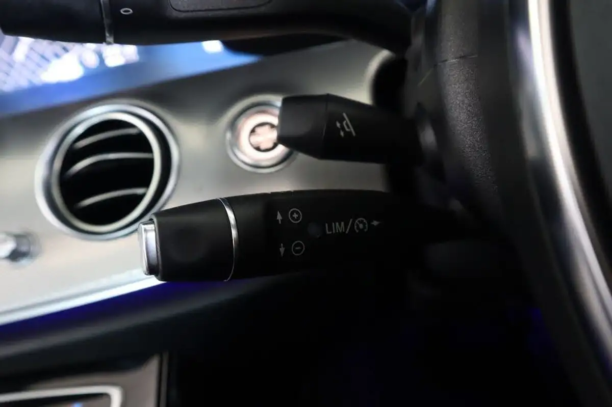 2016-mercedes-benz-e-class-20d-e220d-amg-line-premiumss-saloon-4d-big-21