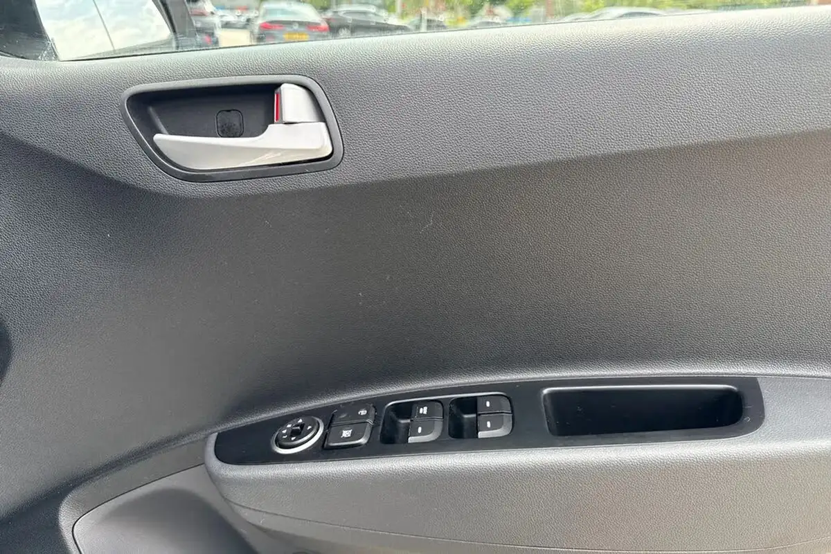 2018-hyundai-i10-10-premium-66ps-big-20