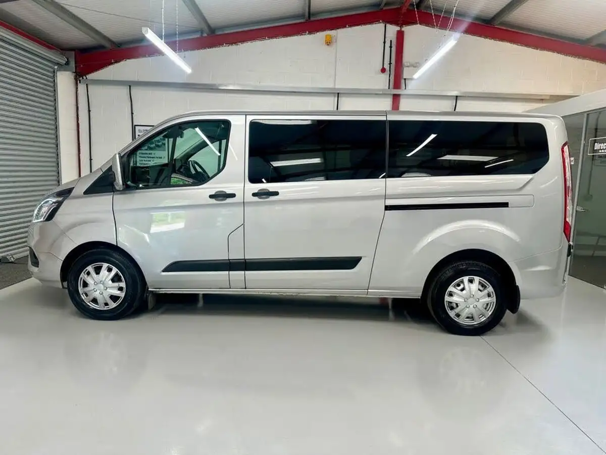 2022-ford-transit-custom-20tdci-320-l2h1-trend-130pseu6dt-kombi-m1-9-seats-big-6