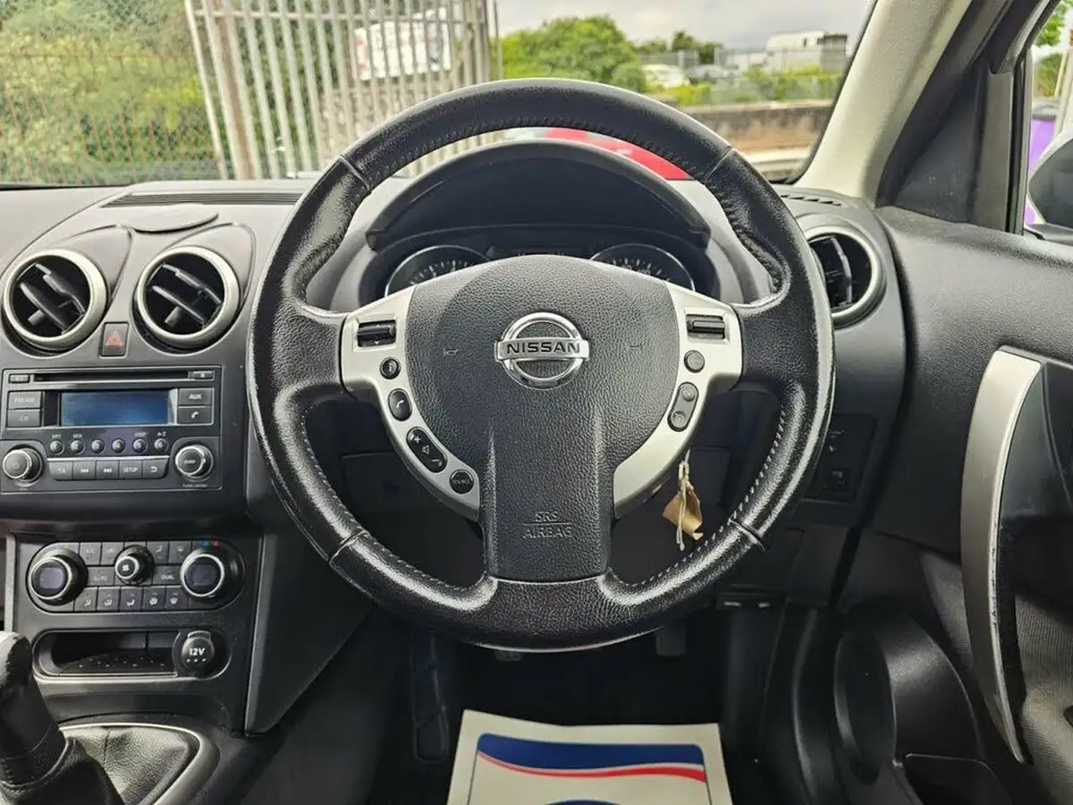 2012-nissan-qashqai-16-acenta-big-17