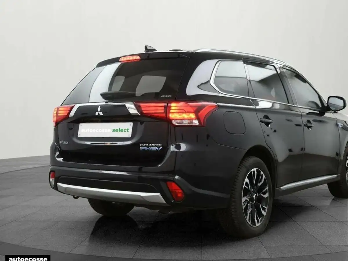 2016-mitsubishi-outlander-20-gx4h-phev-big-9