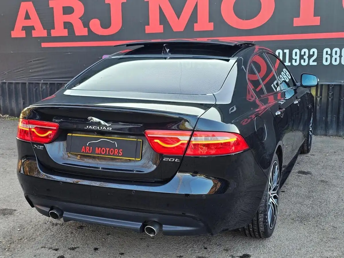2018-jaguar-xe-20i-landmark-200ps-big-17