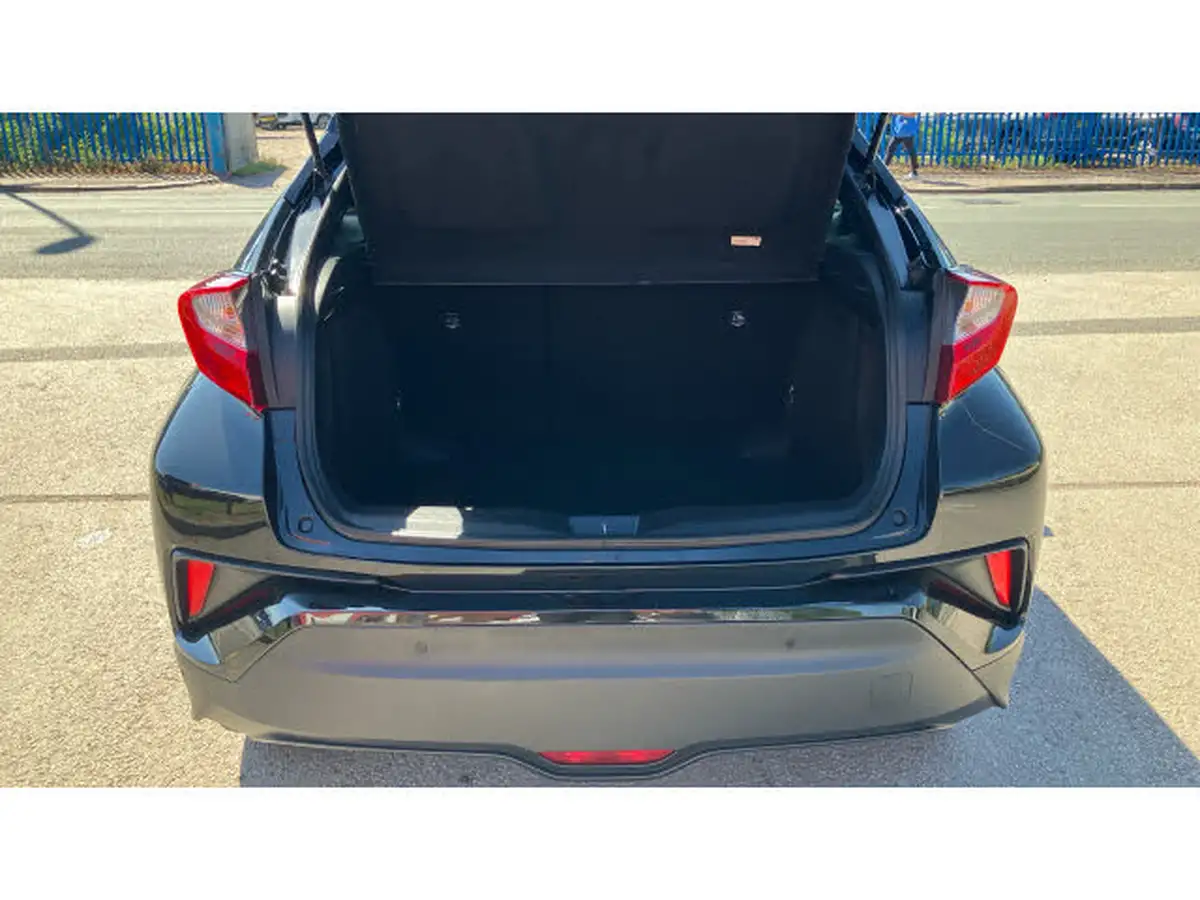2017-toyota-c-hr-12-excel-big-3