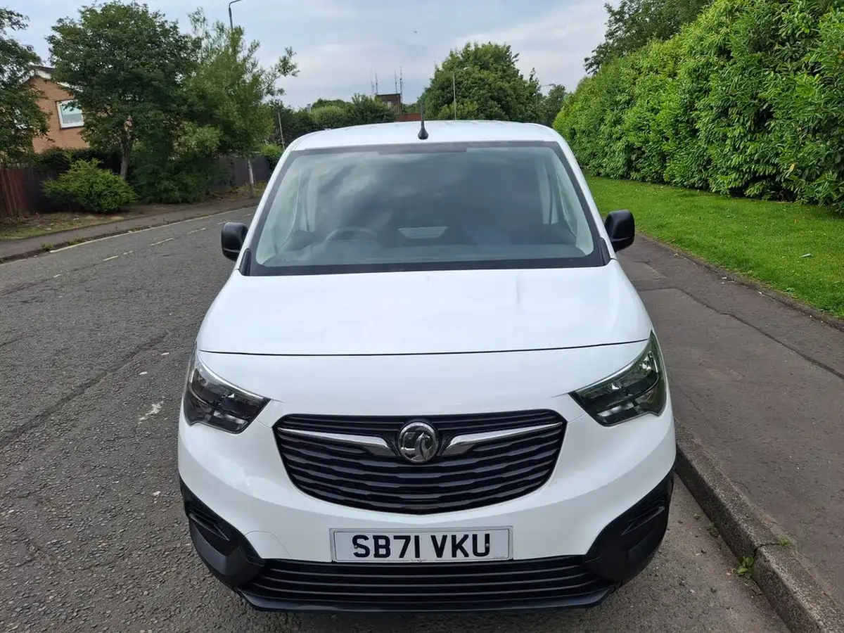 2022-vauxhall-combo-15cdti-dynamic-2300-100pseu6dt-l2h1-panel-big-5