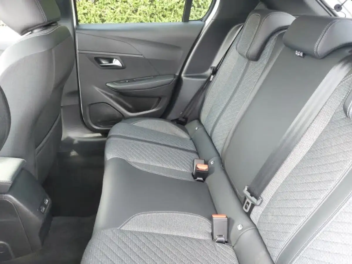 2024-peugeot-208-12-puretech-allure-big-5