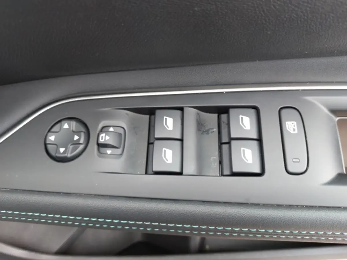 2024-peugeot-3008-suv-15-bluehdi-allure-big-11