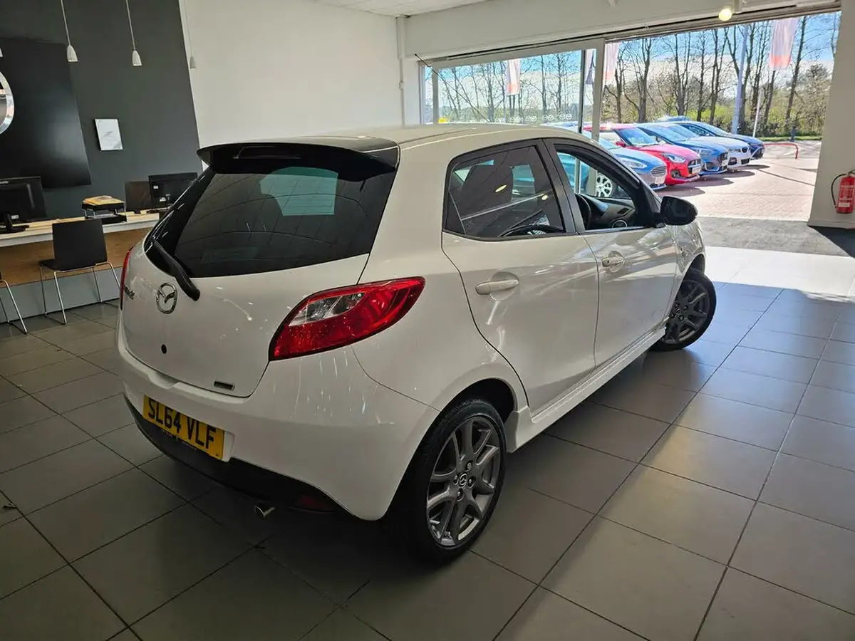 2014-mazda-mazda2-13-sport-colour-edition-big-3