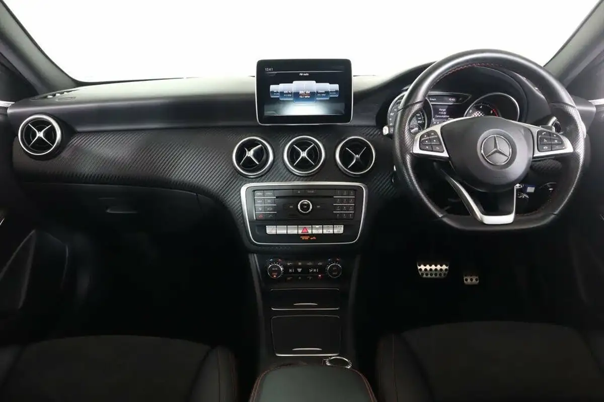 2016-mercedes-benz-a-class-21d-a200d-amg-line-136ps-premiumss-7g-dct-big-16